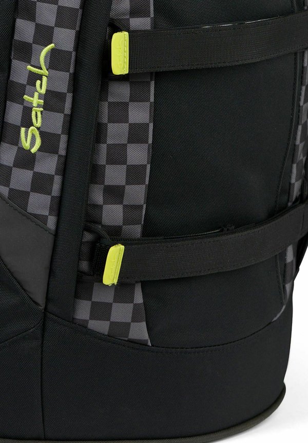 SATCH PACK 4.0 – Schulranzen Set – dark skate