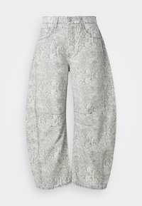 Slangenprint wijde jeans in lichtgrijs en roomwit. Denim materiaal, vijf-pocket ontwerp met zichtbare stiksels en een knoopsluiting.