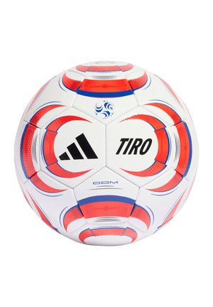 Biała piłka nożna Adidas Tiro z czerwono-niebieskimi zakrzywionymi wzorami, czarnym logo Adidas i napisem "TIRO" na panelach.