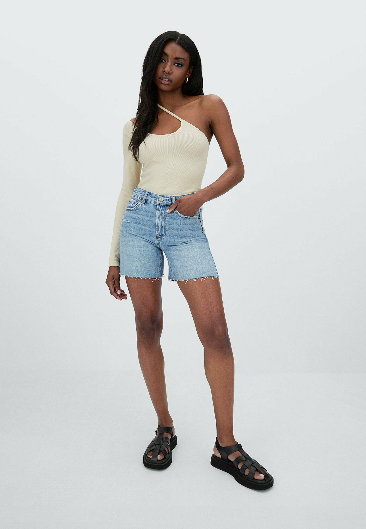 Stradivarius LOW WAIST BERMUDA - Denim 