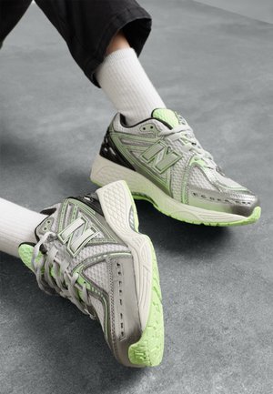New Balance 1906 - Tenisice - dark silver-coloured