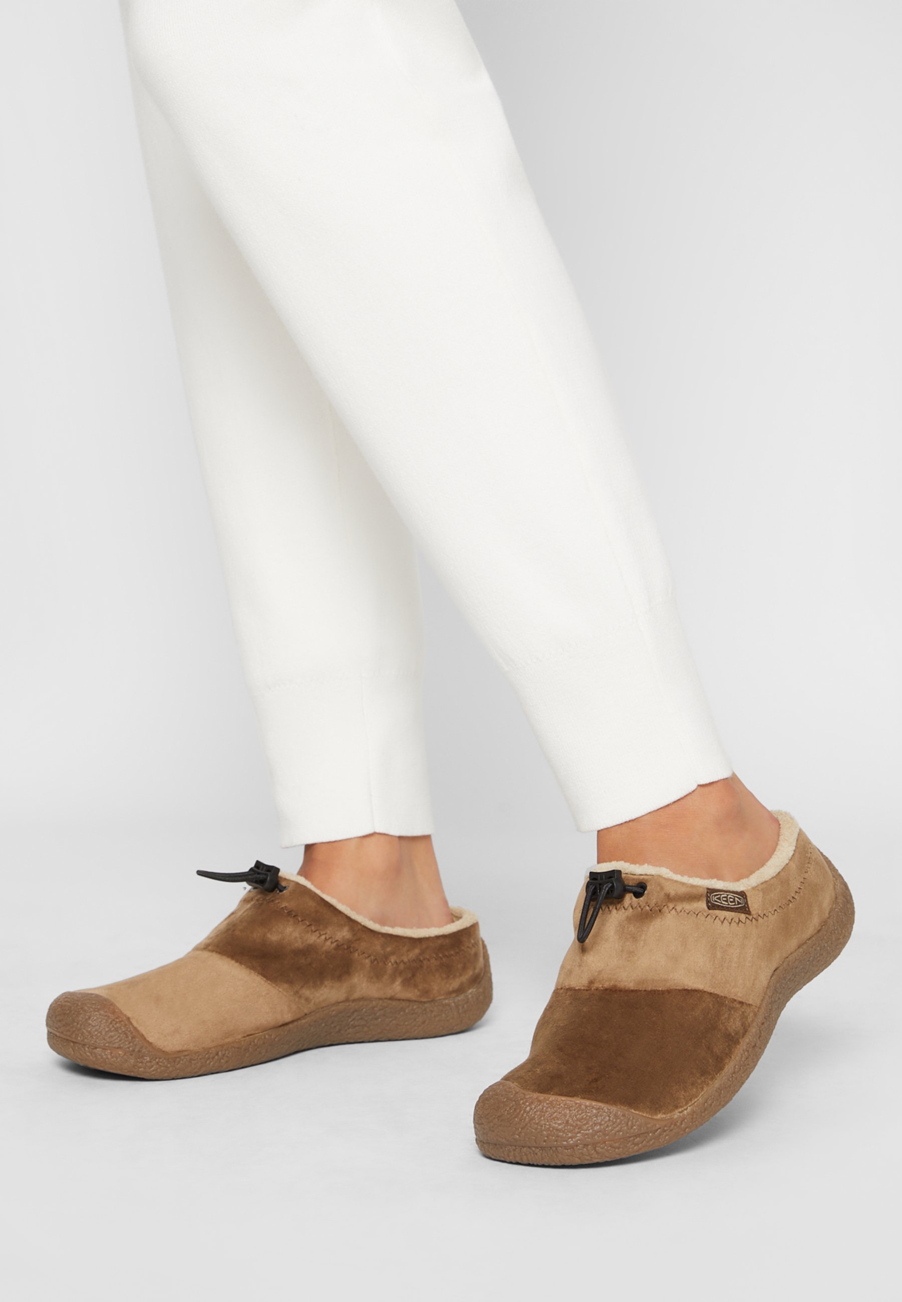 Keen HOWSER III SLIDE - Hiking shoes - dark earth/safari/brown  