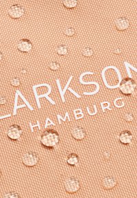 Larkson SOLVEIG SMALL HALF MOON  - Axelremsväska - peach