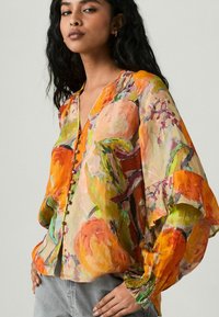Next REGULAR FIT - Pusero - orange fruit abstract print