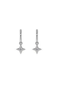 Sidabriniai žvaigždės formos auskarai su poliruotu paviršiumi, centre esantis mažas brangakmenis. Paprastas lankelio dizainas minimalistiniam įvaizdžiui.