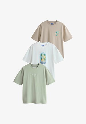Next, RELAXED FIT - GRAPHIC PRINT T-SHIRTS 3 PACK . - Camiseta estampada - sage green/white/stone