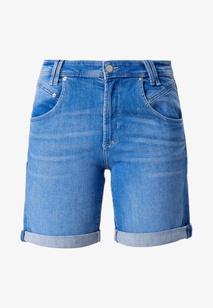 Blå denimshorts med opsmøgede kanter, forlommer, bæltestropper og knaplukning på hvid baggrund.