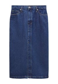 Jupe en denim bleu foncé longueur genou avec fermeture à boutons devant, passants pour ceinture et deux poches avant, présentée sur fond blanc.