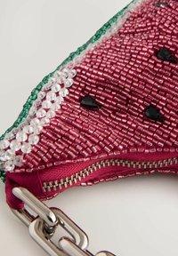 Next SEQUIN FRUIT  - Håndtasker - red