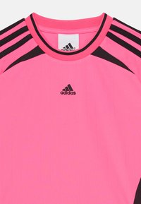 adidas Originals TEAMGEIST TEE UNISEX - T-shirts med print - lucid pink/black