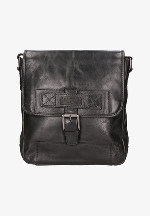 Borsa a spalla in pelle nera con pattina, dotata di una fibbia metallica e di dettagli cuciti, forma rettangolare e superficie testurizzata.