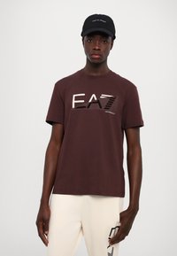 EA7 Emporio Armani PANTALONI - Tepláky - whitecap gray