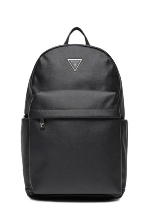 Zaino nero in materiale sintetico testurizzato, con parte superiore arrotondata, tasca frontale con zip e distintivo del logo nella parte alta frontale. Include tasche laterali.