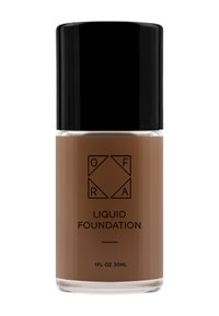 Fond de teint liquide marron dans une bouteille en verre transparent avec un capuchon noir. Présente un design d'étiquette minimaliste et mesure 1 FL OZ (30 mL).