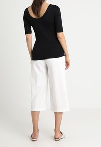 GAP Jednoduché tričko - black