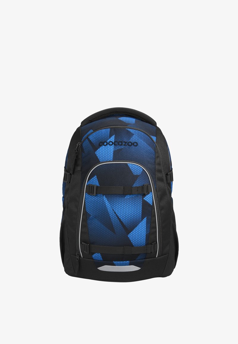 Sac à dos scolaire bleu et noir avec un motif géométrique, poche avant zippée, bretelles réglables et logo Coocazoo sur le devant en haut.