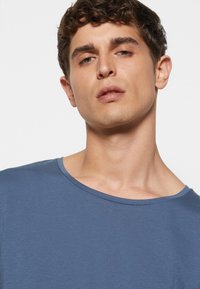 Lee SHAPED TEE - T-shirt básica - marine