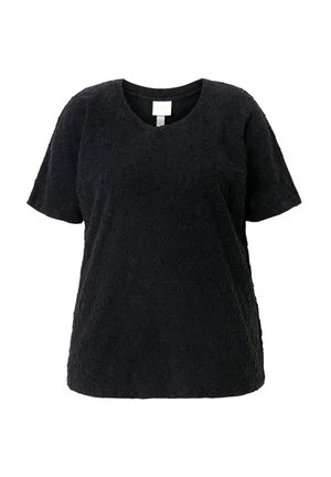 Černý top s krátkým rukávem, který má texturovaný květinový vzor a výstřih do V. Měkká tkanina s celkovým uvolněným střihem a rovn�ím lemem.