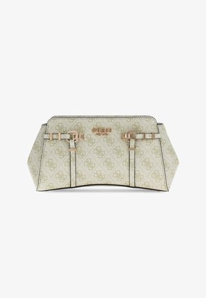 Pochette beige Guess avec motif logo, boucles dorées et plaque avec le nom de la marque à l'avant, forme trapèze avec côtés légèrement évasés.