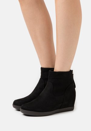 Ankle boots - black