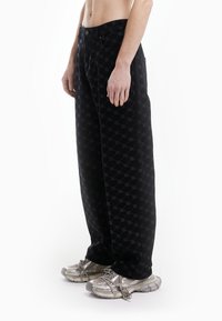 FAVELA MONOGRAM UNISEX - Løst sittende jeans - black denim