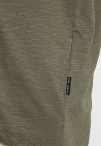 Noisy May NMMATHILDE LOOSE LONG - Pamata T-krekls - kalamata