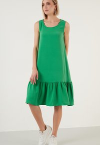 LELA REGULAR FIT  - Vapaa-ajan mekko - benetton color