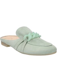 Mincově zelená semišová obuv na slip-on s kulatou špičkou, vybavená dekorativním průhledným řetízkem a minimálními švy na svršku.