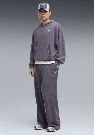 Puma, SPC WASHED WIDE GRAPHIC PANTS TR OP UNISEX - Παντελόνι φόρμας - inky depths