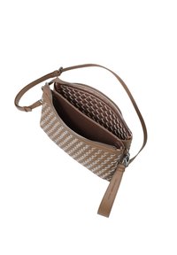 Brązowa skórzana torba na ramię z białym plecionym wzorem, zamek błyskawiczny oraz regulowany pasek. Wewnątrz dodatkowa kieszeń.