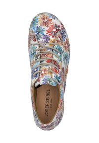 Szykowane trampki z białej teksturowanej tkaniny z wielokolorowymi wzorami kwiatowymi. Beżowe sznurówki i beżowe wnętrze z widocznym logo.