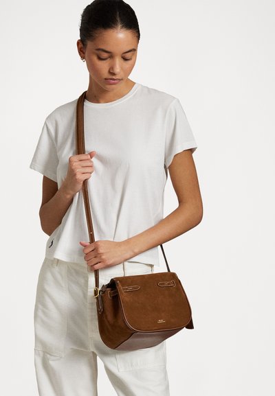 Polo Ralph Lauren POLO ID SUEDE MINI SATCHEL - Rokassoma - cinnamon