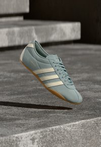 Nevybrané, sage/off white