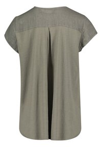 Haut gris à manches courtes avec un pli à l'arrière, fabriqué dans un tissu léger. Texture lisse et ourlet arrondi. Design simple.