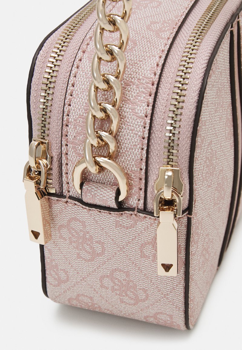 GUESS Noreen Borsa A Tracolla Convertibile Con Patella – Colore Dusty Rose, Logo Tonale, Dimensioni 25x16x6,5 Cm - 6