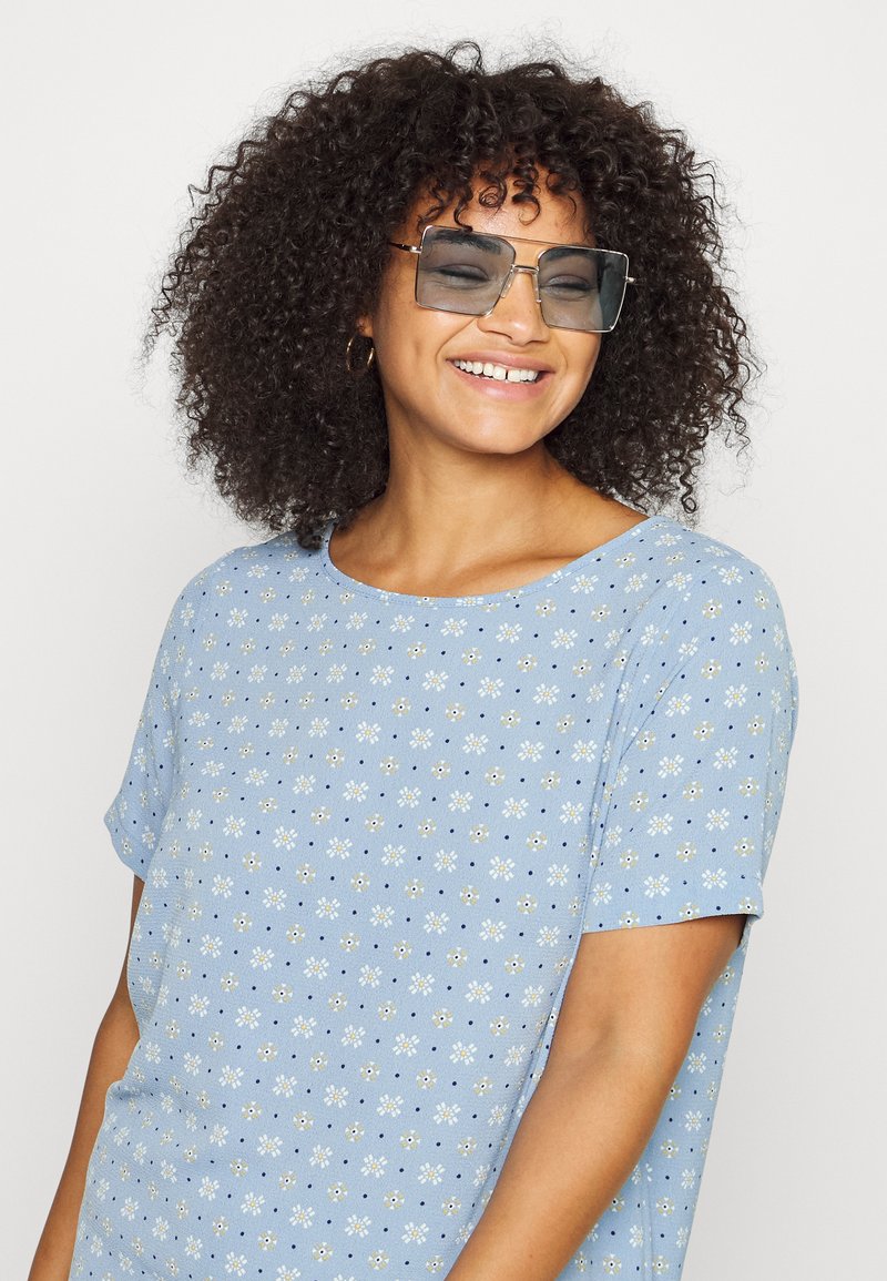 Damen Freizeitkleider | ONLY Carmakoma CARLUXMILLE TUNIC DRESS Freizeitkleid faded denim/blau - LX12154 Damen Freizeitkleider | ONLY Carmakoma CARLUXMILLE TUNIC DRESS Freizeitkleid faded denim/blau - LX12154