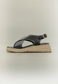 Επιλέχθηκε, black