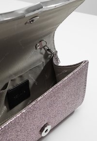 Tamaris Kuvertväska - pink