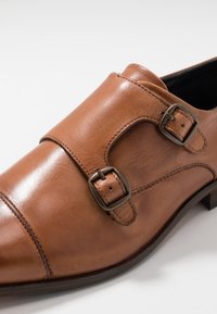 Thumbnail Image 6