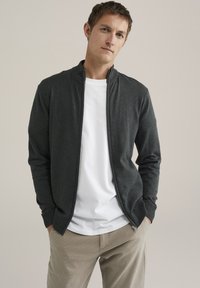 WE Fashion FUNDAMENTALS - Vest - greyish green