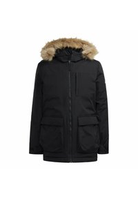 Černá izolační parka s odnímatelnou kapucí z umělé kožešiny. Obsahuje přední zip, dvě velké našité kapsy a kapsu na prsou.