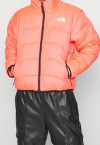 The North Face Vinterjacka - neon pink