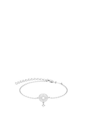 Zilveren kettingarmband met een ronde centrale bedel met een heldere edelsteen en een klein hangend kristal.