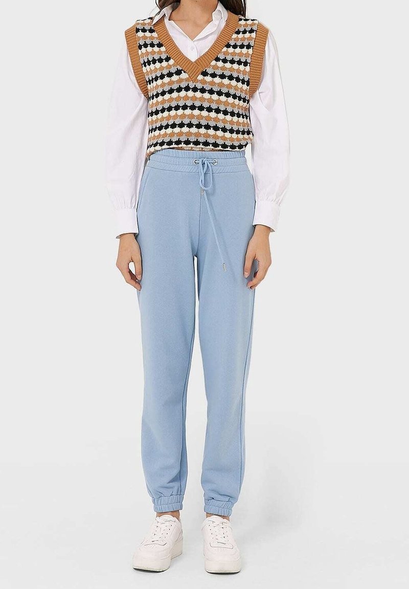 Stradivarius Träningsbyxor - light blue