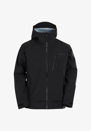 Zwarte waterdichte jas met een ritssluiting aan de voorkant, verstelbare capuchon, zijzakken en een borstzak, met een gladde textuur en modern design.