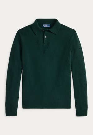 Pull en polo vert foncé en tissu doux, doté d'un col classique, d'une patte à trois boutons et de bordures côtelées aux poignets et à l'ourlet.