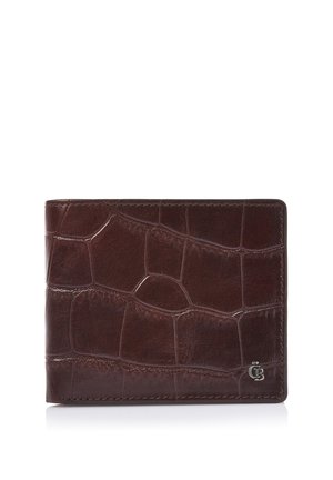 Donkerbruine leren portemonnee met krokodillenstructuur en een klein zilveren logo rechtsonder, gesloten weergegeven op een witte achtergrond.