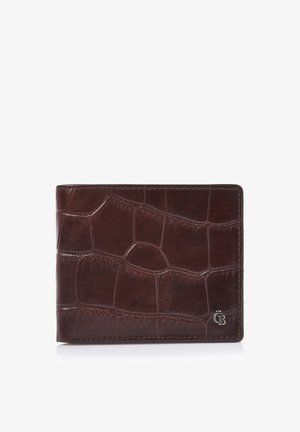 Dunkelbraune Lederbrieftasche mit Krokodilstruktur und kleinem silbernem Logo in der unteren rechten Ecke, geschlossen auf weißem Hintergrund gezeigt.