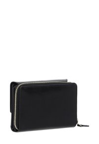Czarny skórzany portfel z złotym zamkiem błyskawicznym, o prostokątnym kształcie, gładkiej teksturze, wyposażony w jedną kieszeń na zamek oraz subtelne przeszycia.