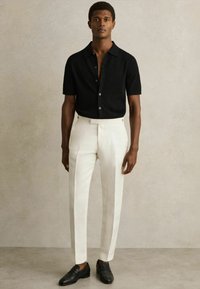 Reiss REGULAR FIT - THAMES TEXTURED BUTTON-THROUGH - Cămașă - black